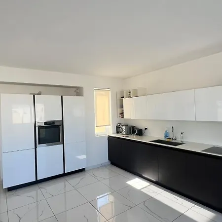 Stunning Sea View Penthouse With Large Terrace And Bbq * Gzira